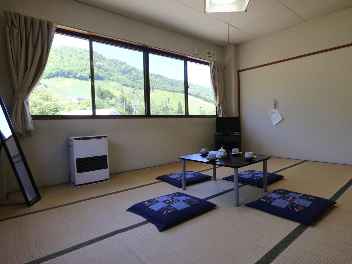 Lodge Kotobuki Takayama  Buitenkant foto