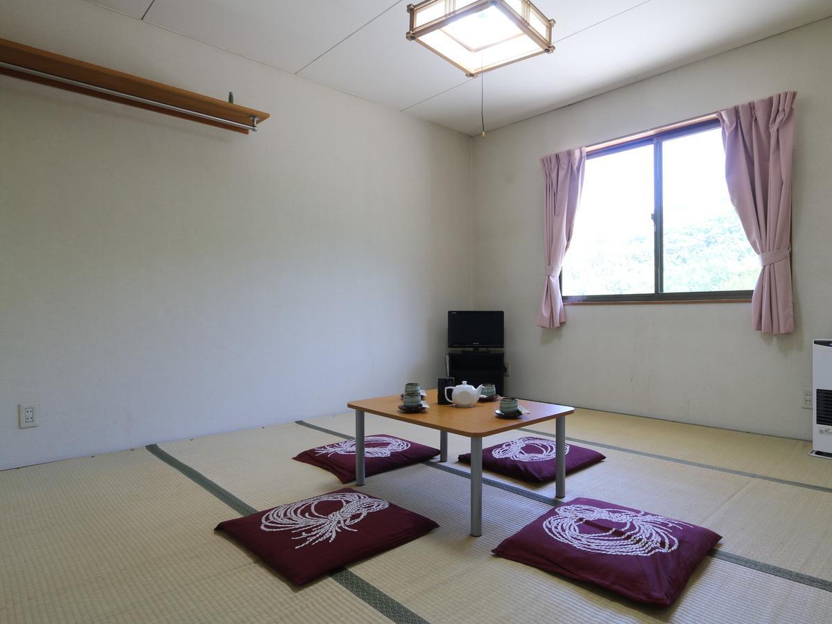 Lodge Kotobuki Takayama  Buitenkant foto